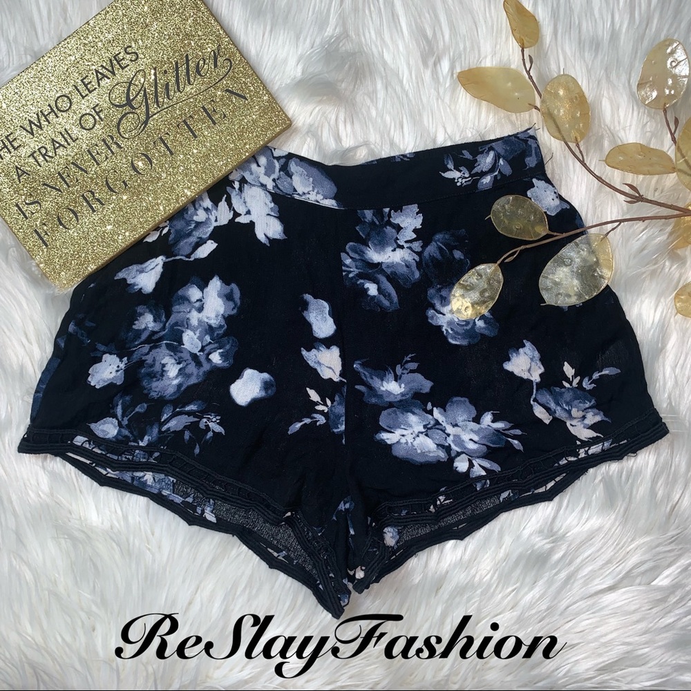 🌸Kendall & Kylie Floral Blue lounge Shorts
